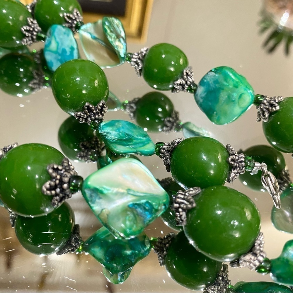 Vintage Art Glass MOP Necklace Beaded 20” Mother of Pearl Green Gorgeous - Picture 6 of 7